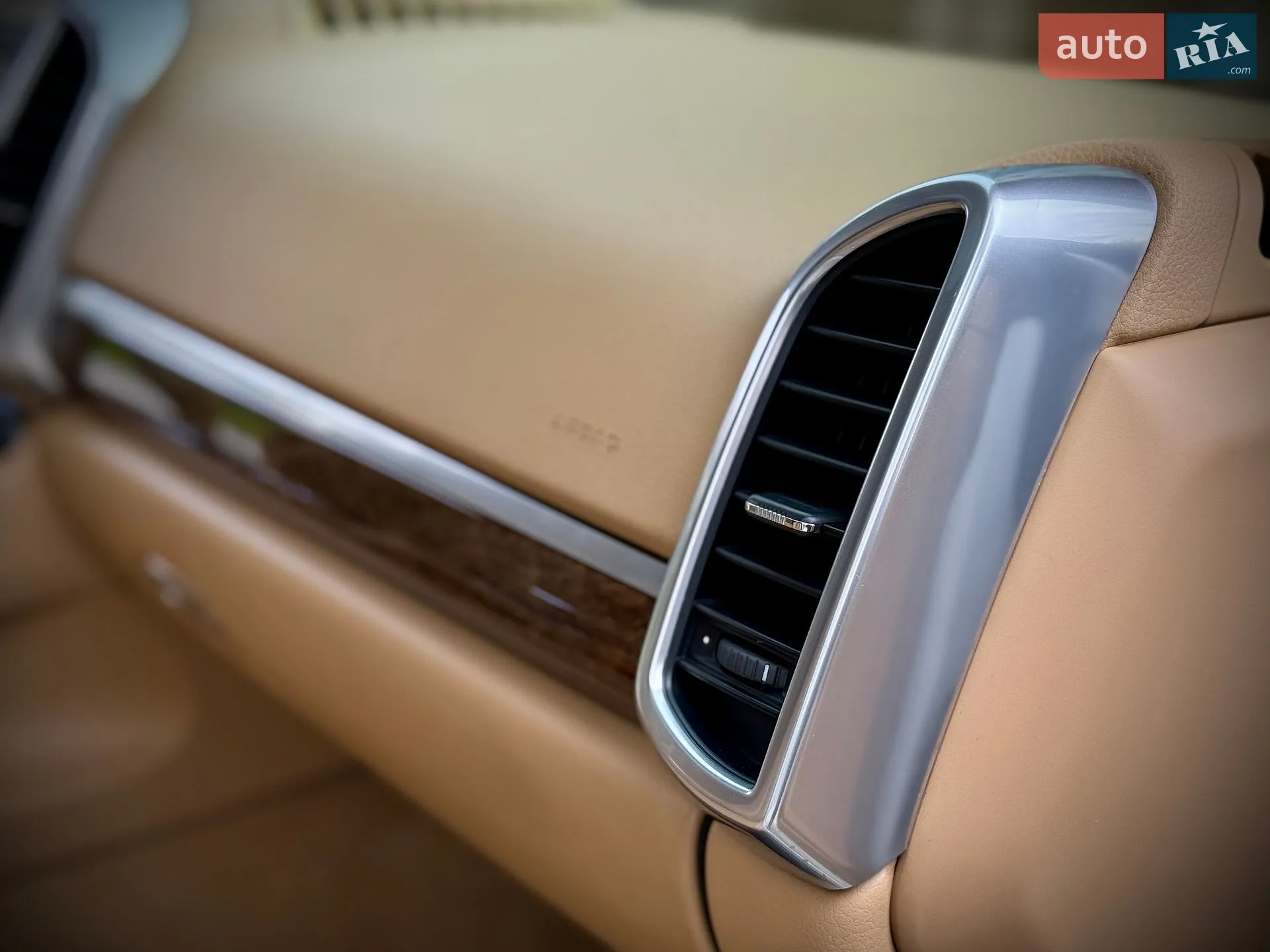 2012 Porsche Cayenne - мініатюра 27