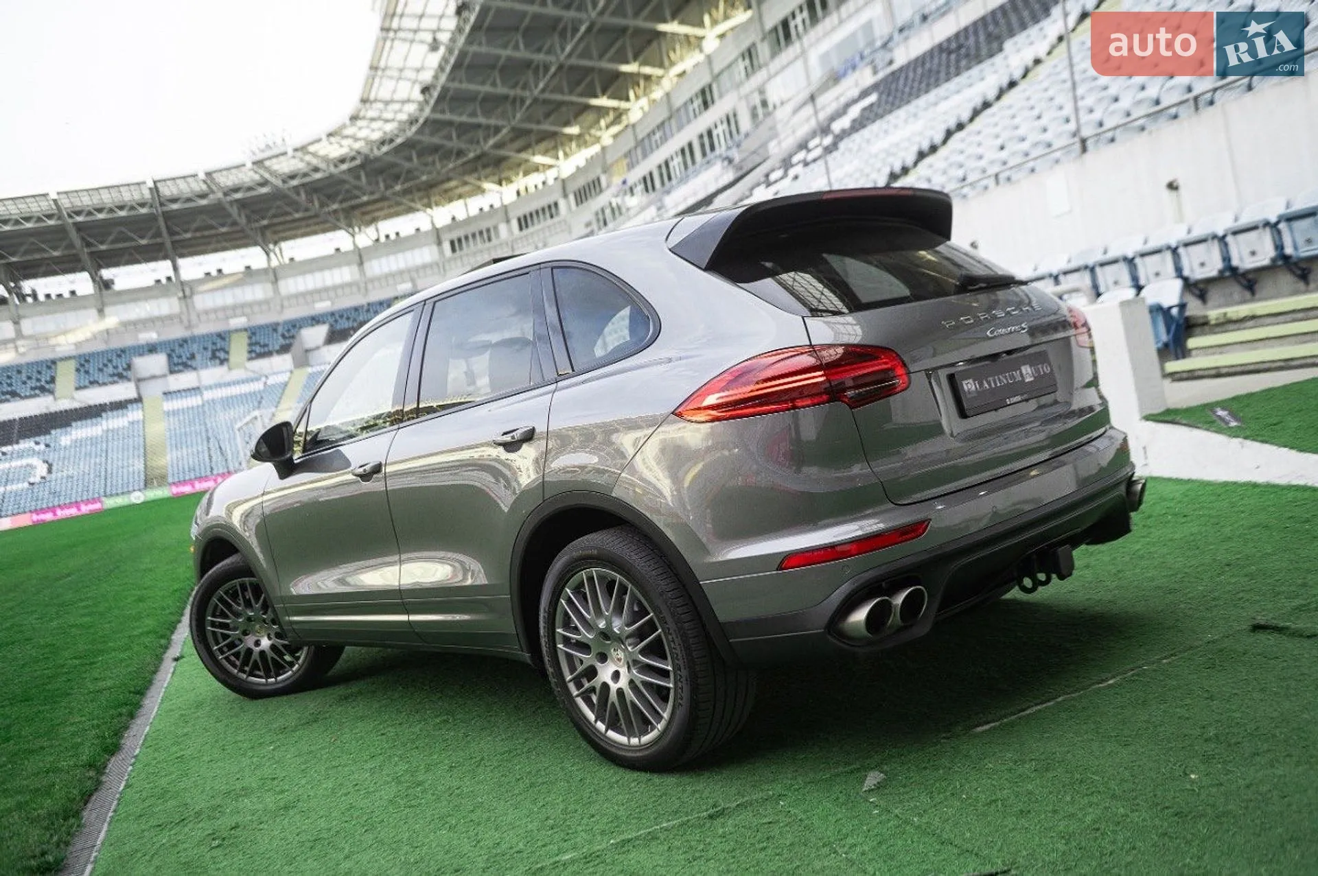2016 Porsche Cayenne - мініатюра 21
