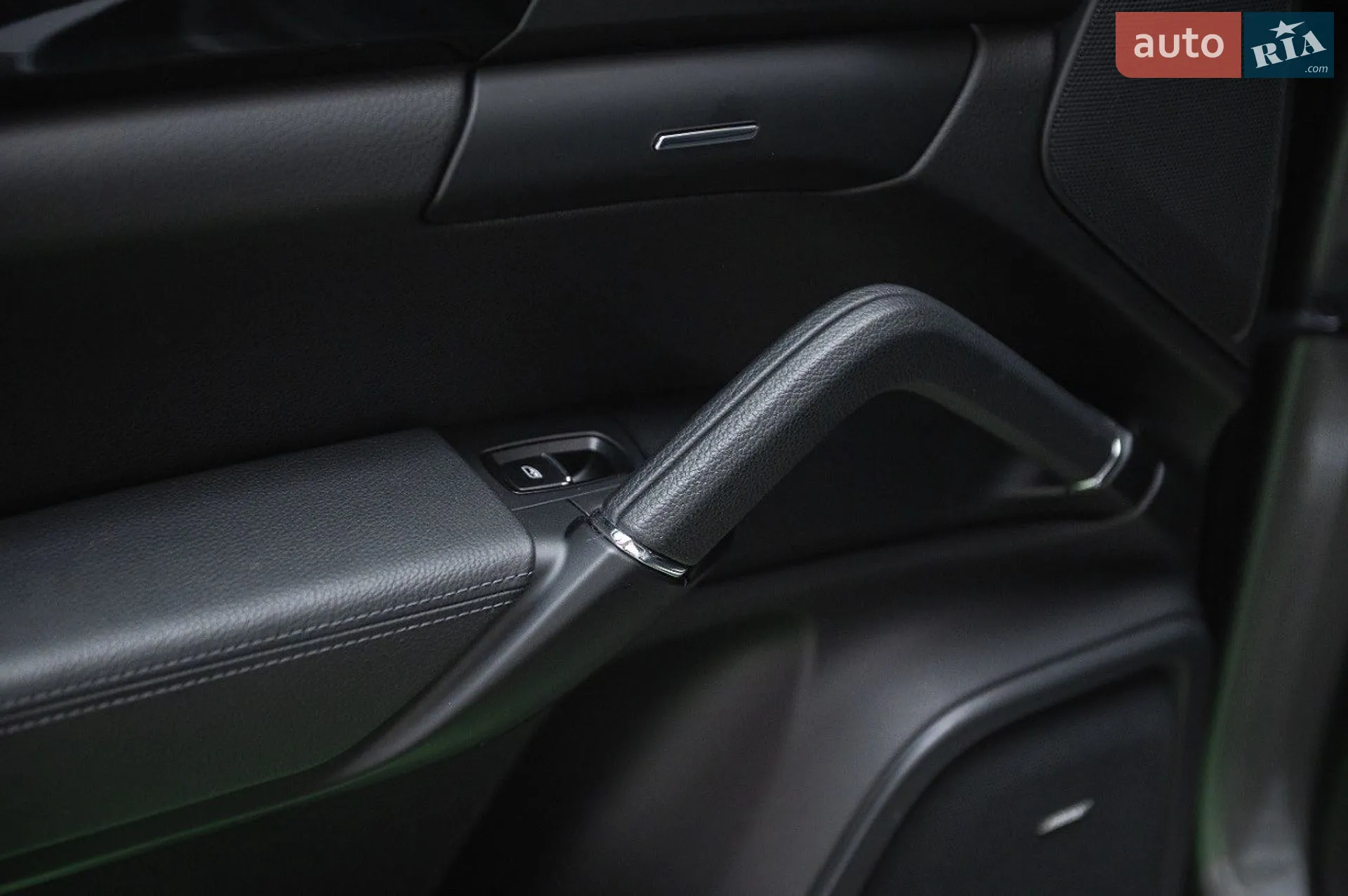 2016 Porsche Cayenne - мініатюра 33