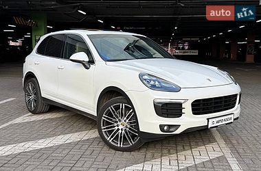 Позашляховик / Кросовер Porsche Cayenne 2015 в Києві