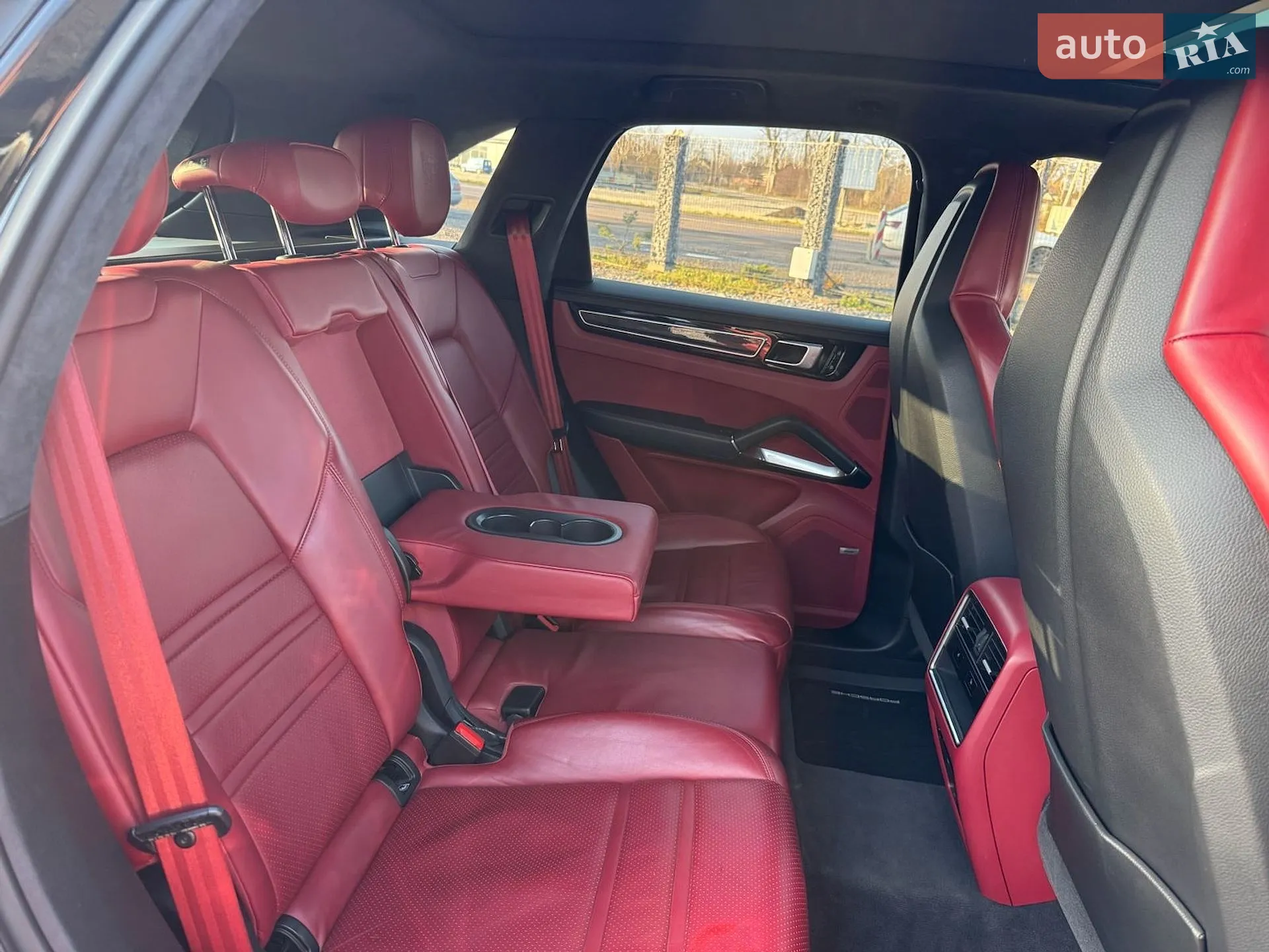 2019 Porsche Cayenne - мініатюра 34