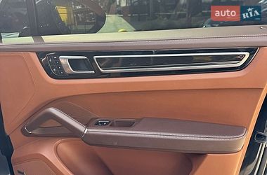Внедорожник / Кроссовер Porsche Cayenne 2021 в Киеве