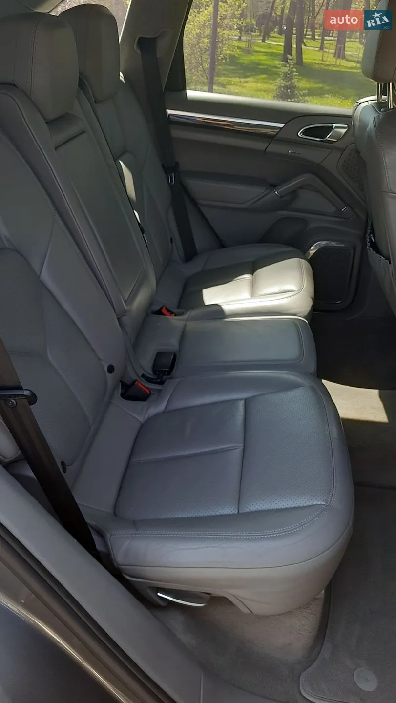 2011 Porsche Cayenne - мініатюра 18