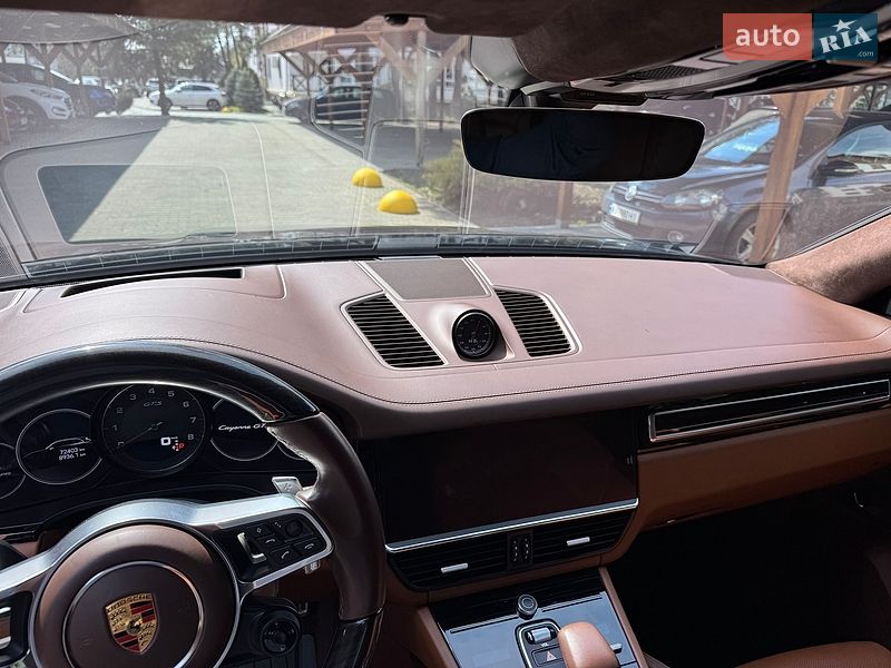 Внедорожник / Кроссовер Porsche Cayenne 2021 в Киеве