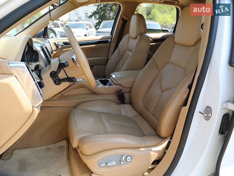 Внедорожник / Кроссовер Porsche Cayenne 2013 в Харькове