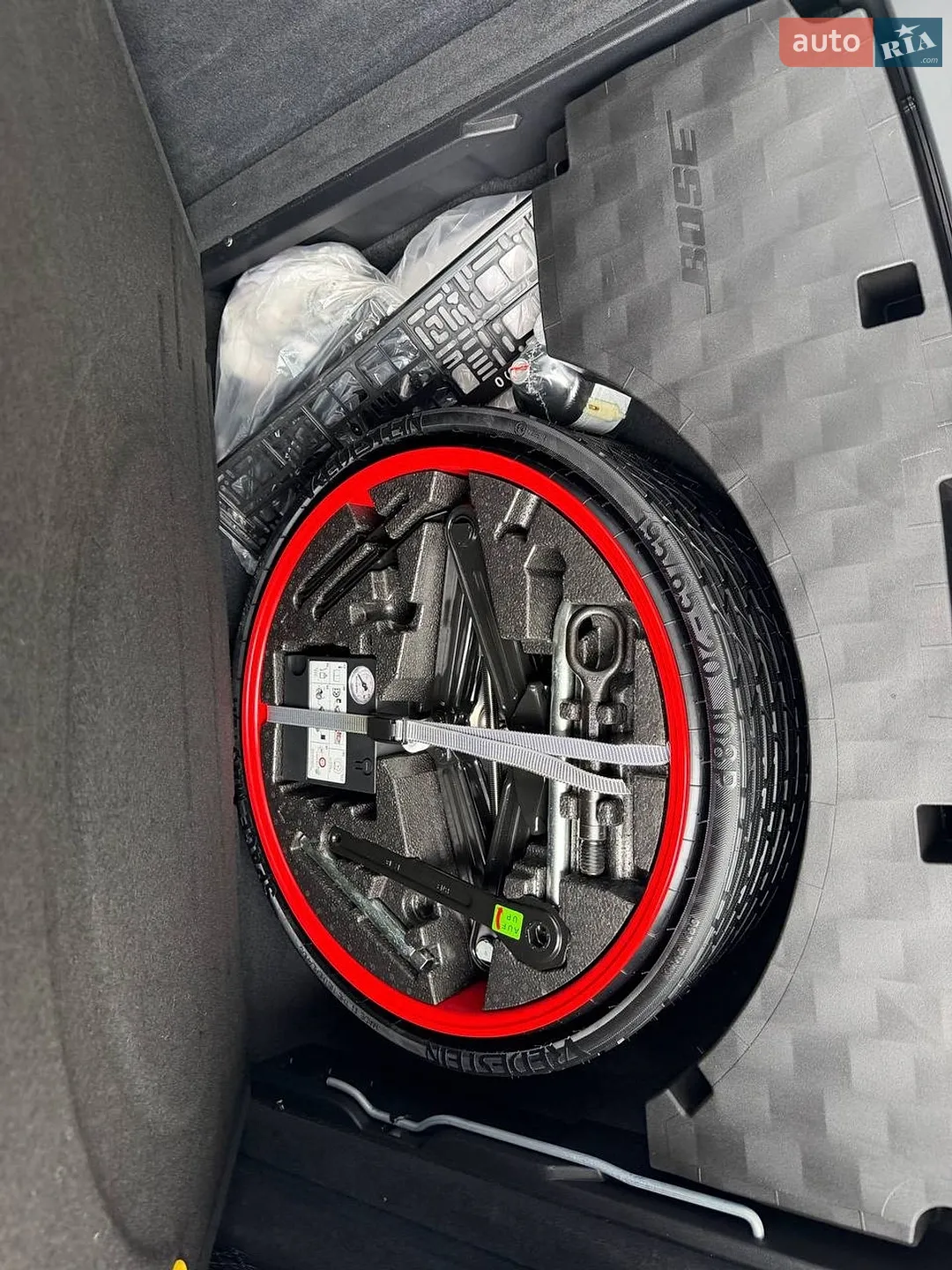 2019 Porsche Cayenne - мініатюра 8