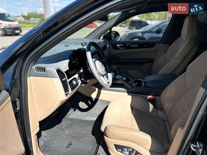 Внедорожник / Кроссовер Porsche Cayenne 2021 в Ужгороде