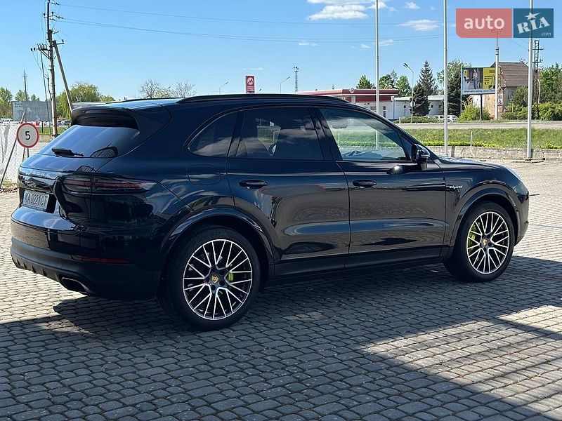 Внедорожник / Кроссовер Porsche Cayenne 2021 в Ужгороде