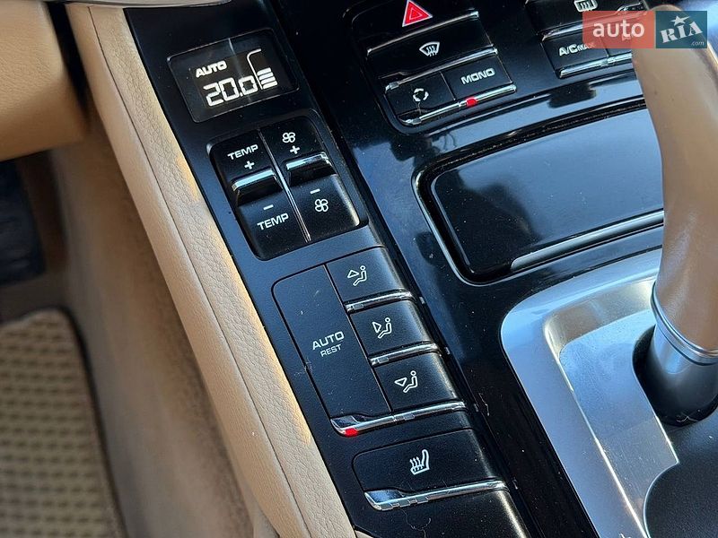 Внедорожник / Кроссовер Porsche Cayenne 2013 в Хмельницком