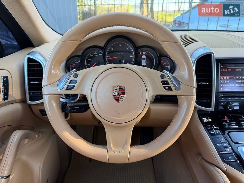 Внедорожник / Кроссовер Porsche Cayenne 2013 в Хмельницком