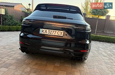 Внедорожник / Кроссовер Porsche Cayenne 2021 в Киеве