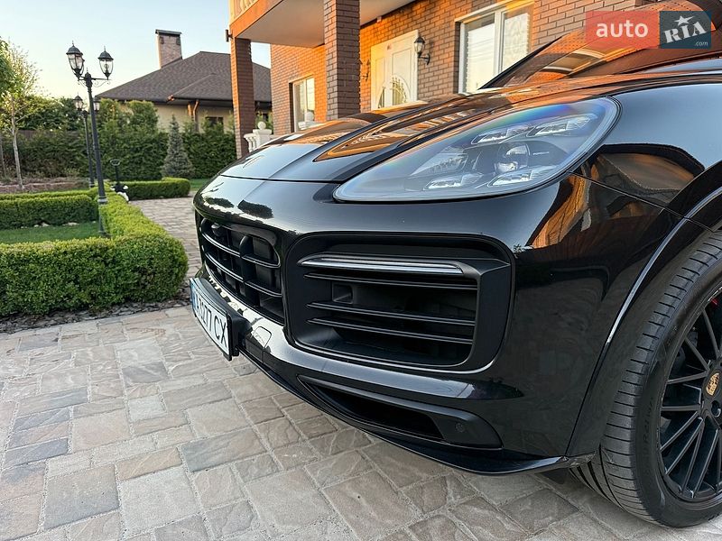 Внедорожник / Кроссовер Porsche Cayenne 2021 в Киеве
