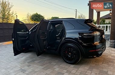 Внедорожник / Кроссовер Porsche Cayenne 2021 в Киеве