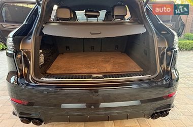 Внедорожник / Кроссовер Porsche Cayenne 2021 в Киеве