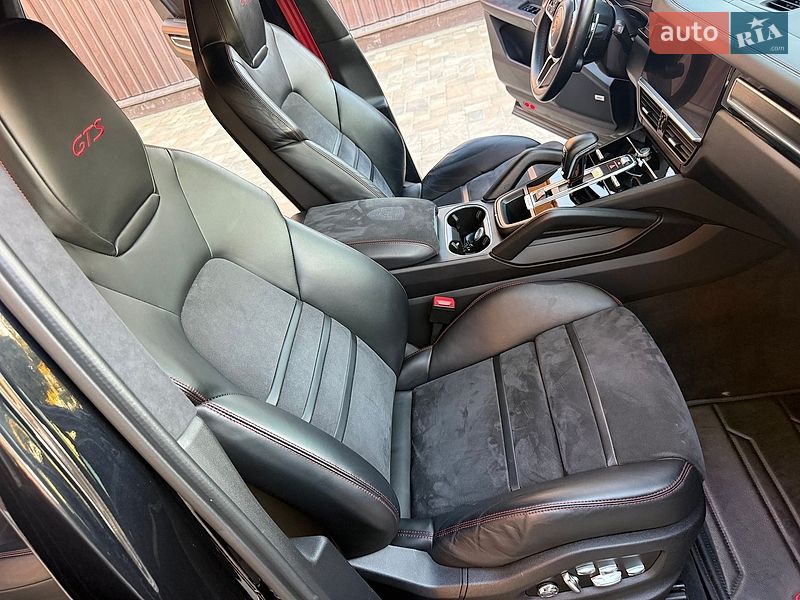 Внедорожник / Кроссовер Porsche Cayenne 2021 в Киеве