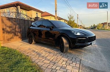 Внедорожник / Кроссовер Porsche Cayenne 2021 в Киеве