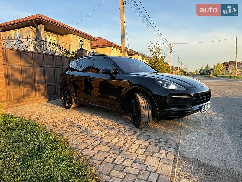 Внедорожник / Кроссовер Porsche Cayenne 2021 в Киеве