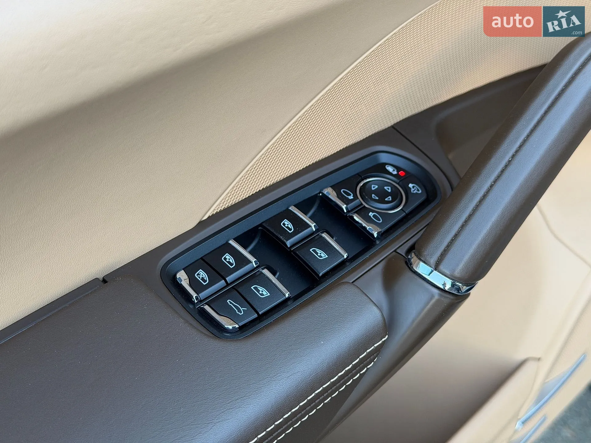 2015 Porsche Cayenne - мініатюра 30