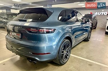 Внедорожник / Кроссовер Porsche Cayenne 2018 в Львове