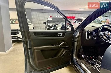 Внедорожник / Кроссовер Porsche Cayenne 2018 в Львове