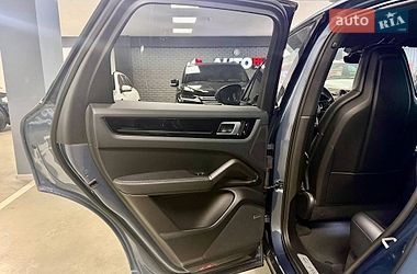 Внедорожник / Кроссовер Porsche Cayenne 2018 в Львове