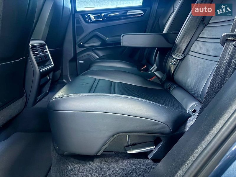 Внедорожник / Кроссовер Porsche Cayenne 2018 в Львове
