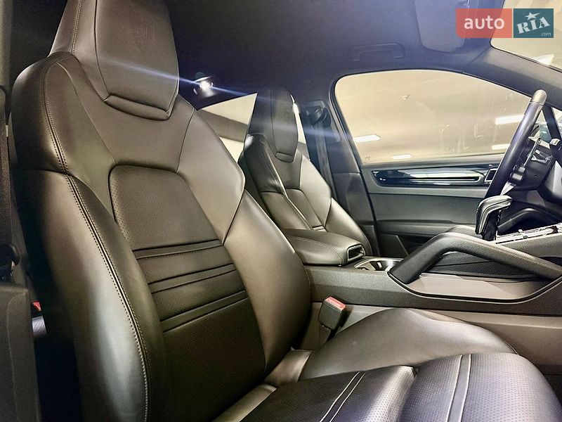 Внедорожник / Кроссовер Porsche Cayenne 2018 в Львове