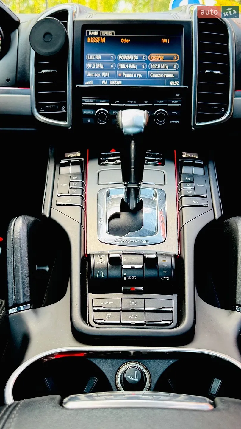 2010 Porsche Cayenne - мініатюра 191