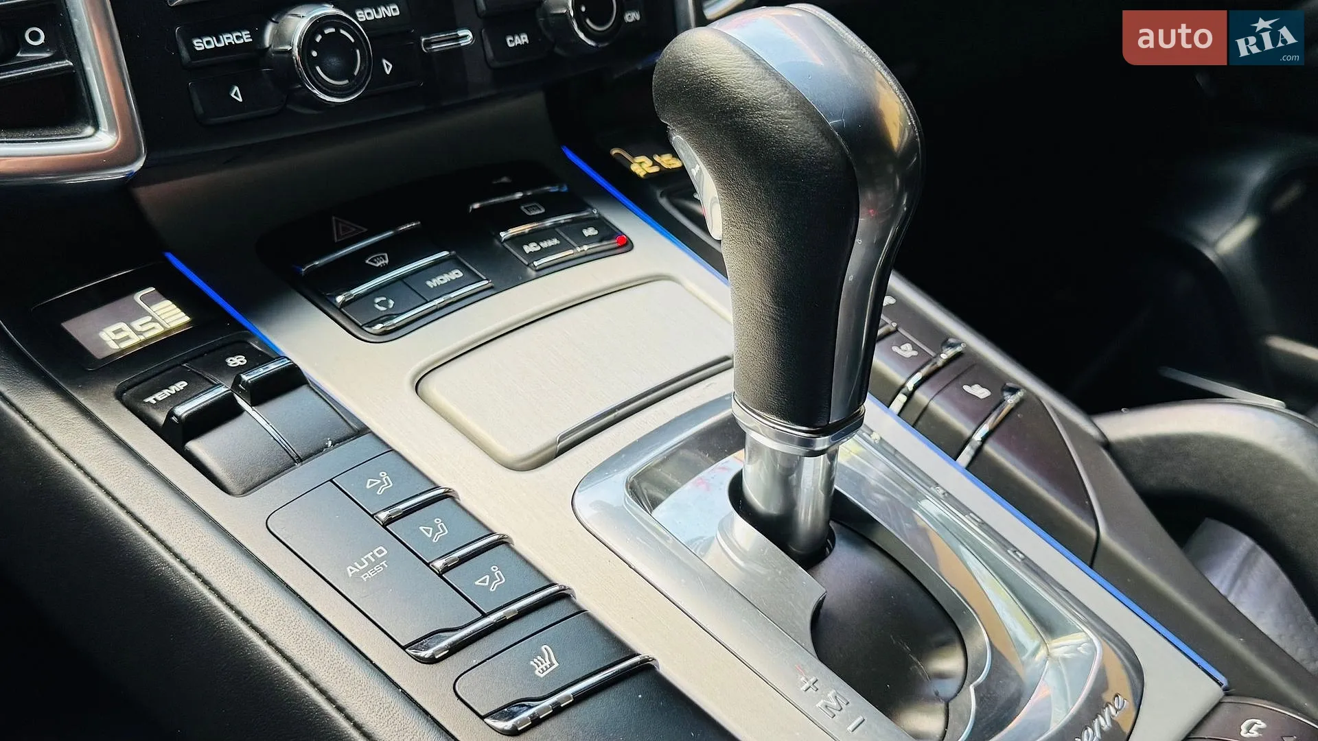 2010 Porsche Cayenne - мініатюра 199