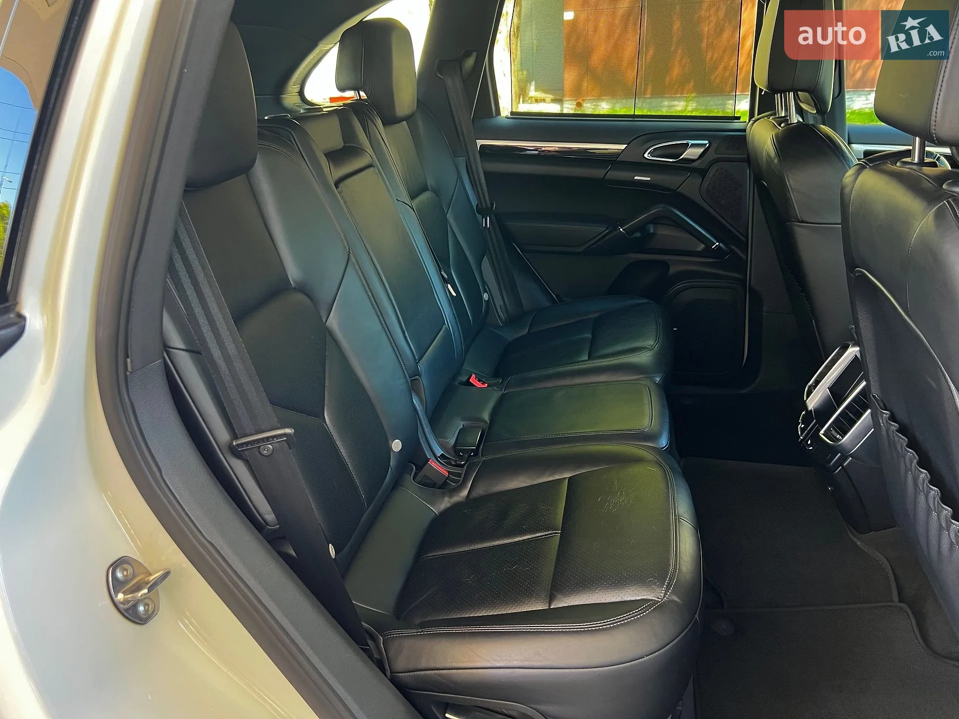 2012 Porsche Cayenne - мініатюра 28