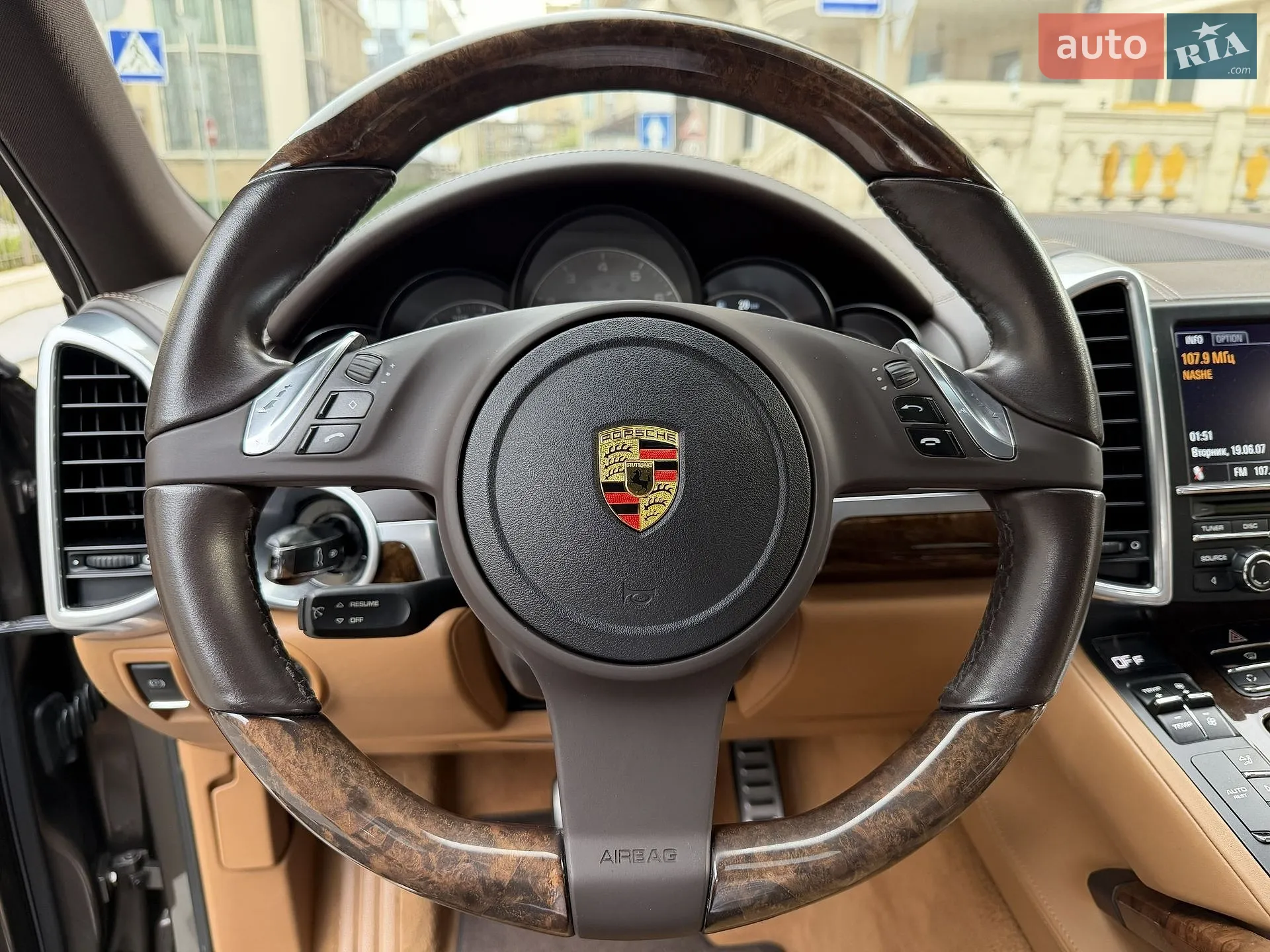 2011 Porsche Cayenne - мініатюра 41