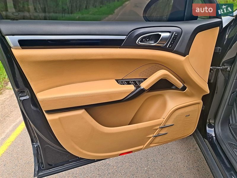 Внедорожник / Кроссовер Porsche Cayenne 2014 в Житомире