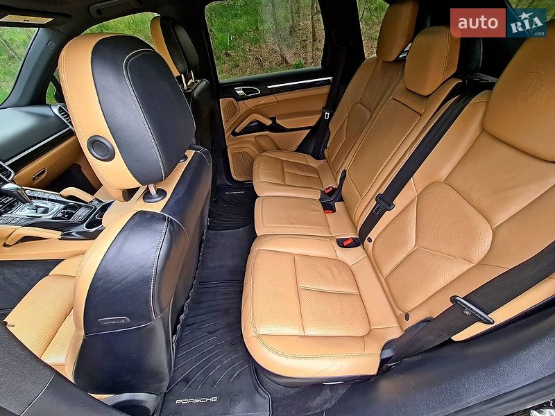 Внедорожник / Кроссовер Porsche Cayenne 2014 в Житомире