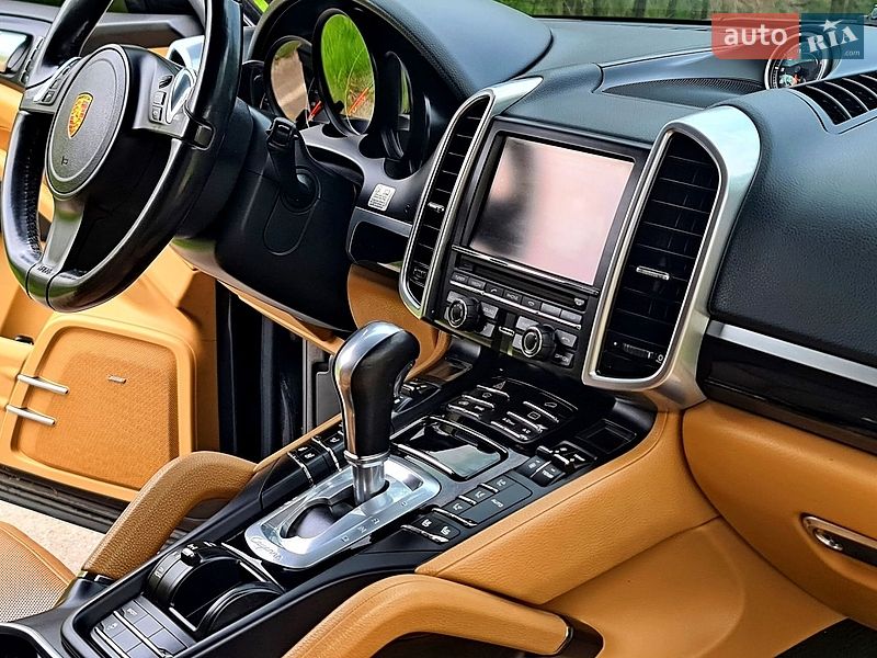 Внедорожник / Кроссовер Porsche Cayenne 2014 в Житомире