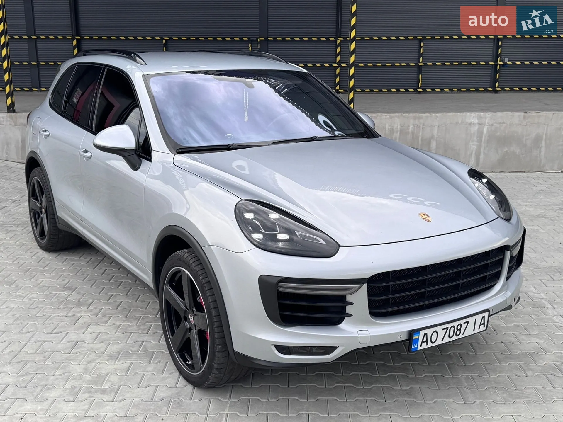 2015 Porsche Cayenne - мініатюра 3