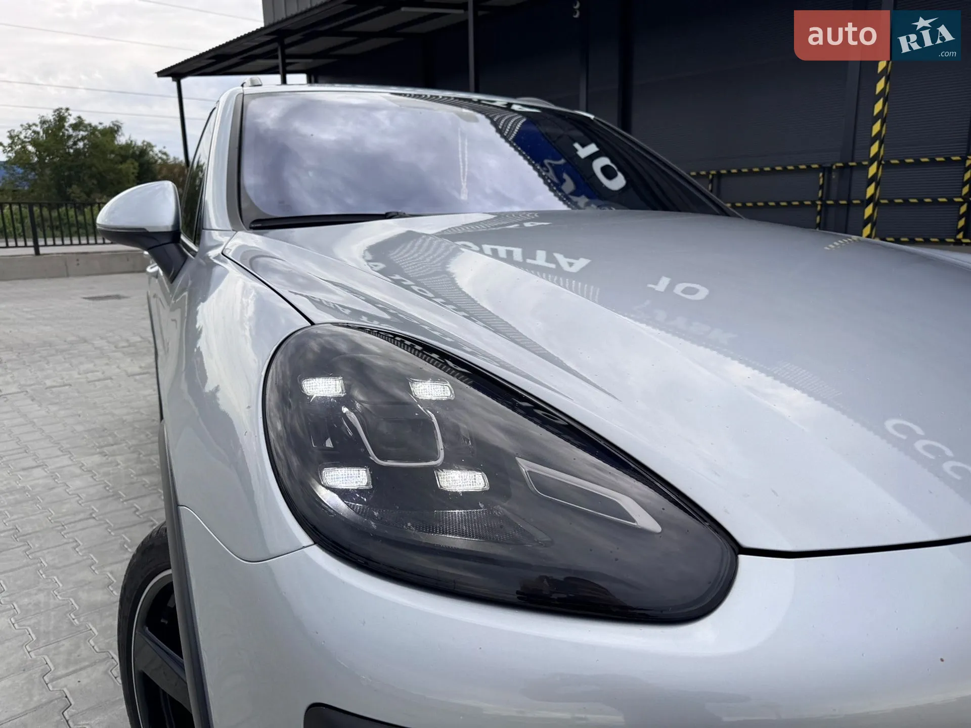2015 Porsche Cayenne - мініатюра 12