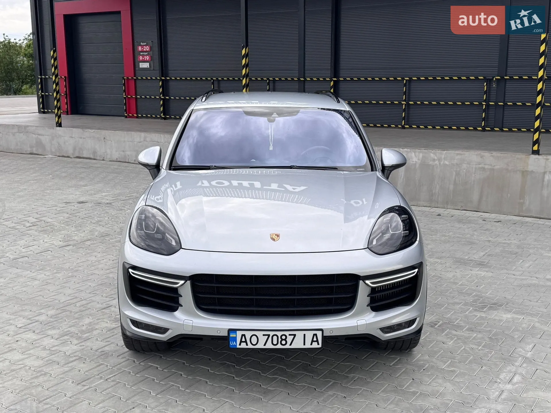 2015 Porsche Cayenne - мініатюра 25