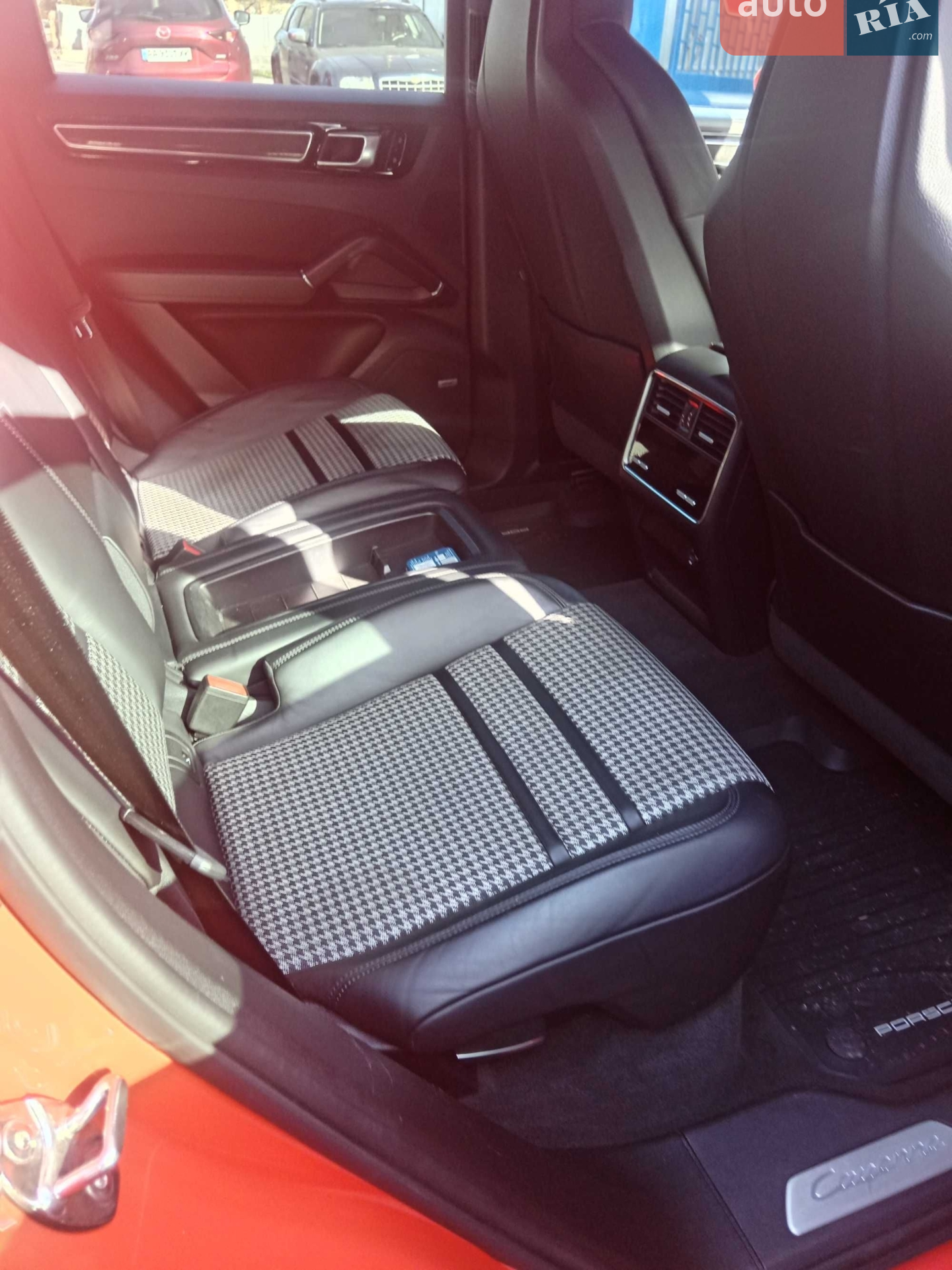 2019 Porsche Cayenne - мініатюра 4
