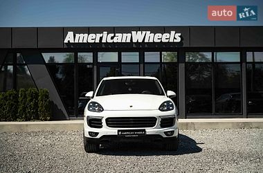 Внедорожник / Кроссовер Porsche Cayenne 2014 в Черновцах