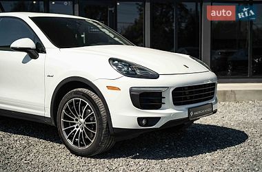 Внедорожник / Кроссовер Porsche Cayenne 2014 в Черновцах