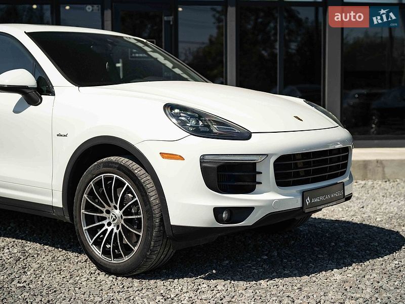 Внедорожник / Кроссовер Porsche Cayenne 2014 в Черновцах