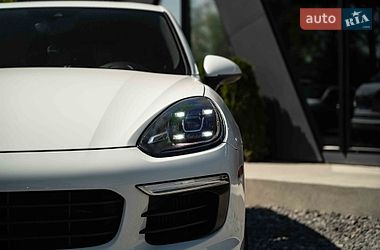 Внедорожник / Кроссовер Porsche Cayenne 2014 в Черновцах