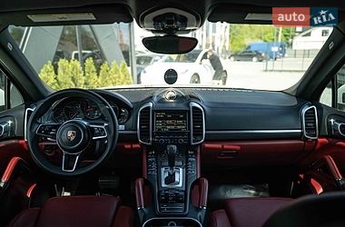 Внедорожник / Кроссовер Porsche Cayenne 2014 в Черновцах