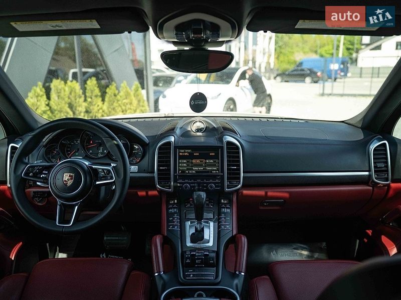 Внедорожник / Кроссовер Porsche Cayenne 2014 в Черновцах