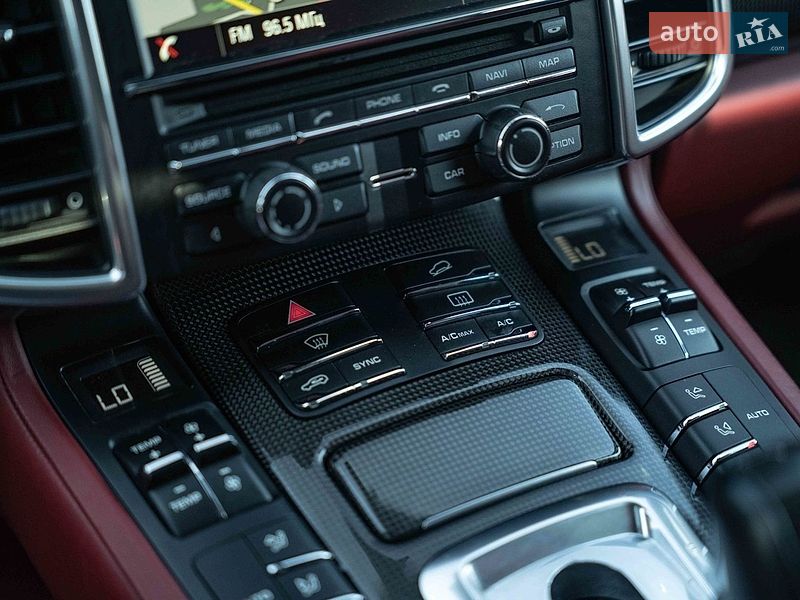 Внедорожник / Кроссовер Porsche Cayenne 2014 в Черновцах