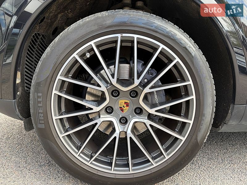 Внедорожник / Кроссовер Porsche Cayenne 2018 в Днепре