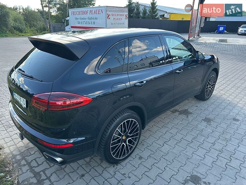 Внедорожник / Кроссовер Porsche Cayenne 2017 в Львове