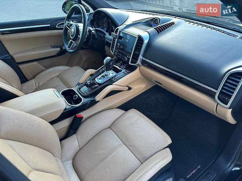Внедорожник / Кроссовер Porsche Cayenne 2017 в Львове