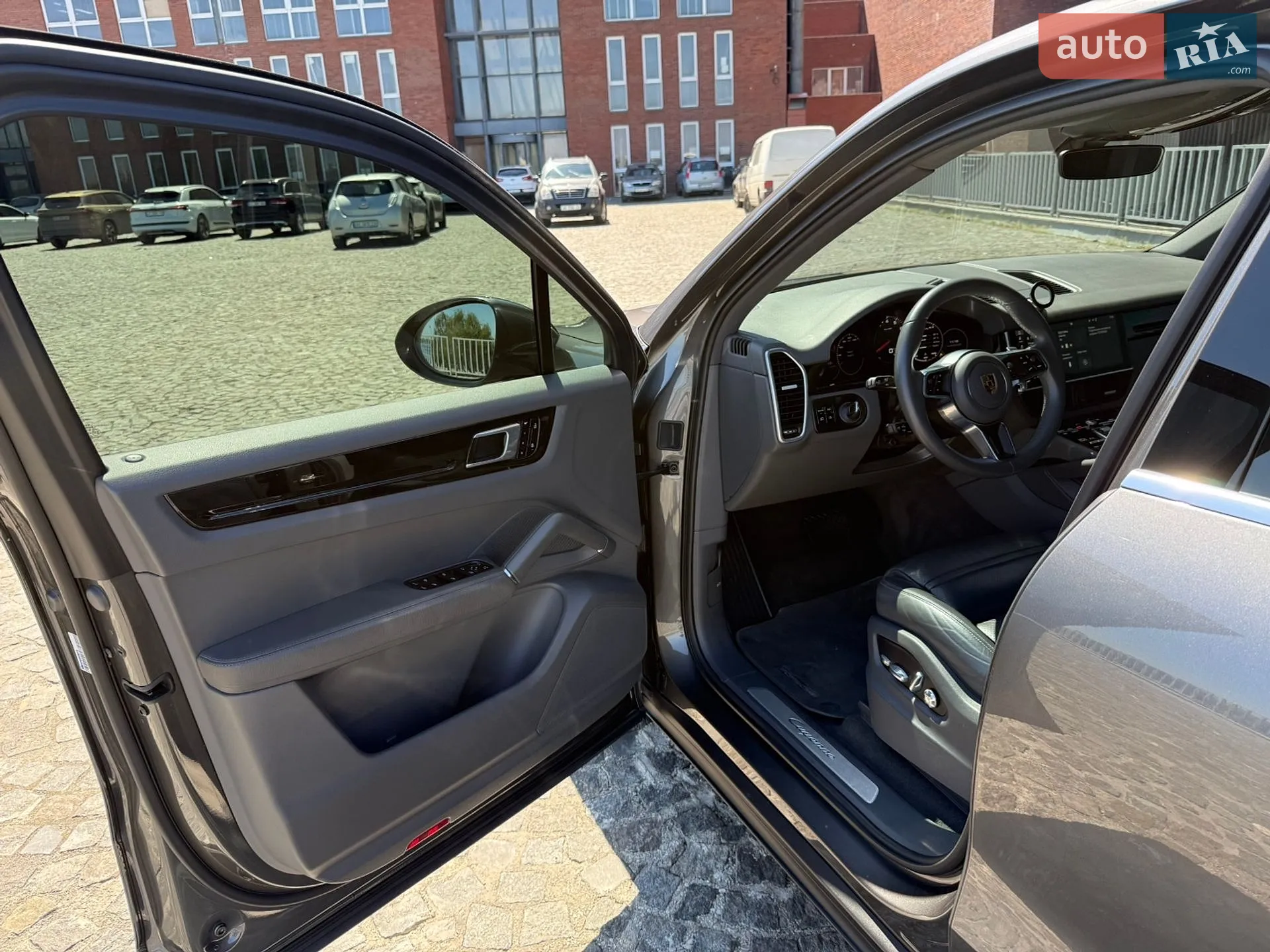 2019 Porsche Cayenne - мініатюра 12