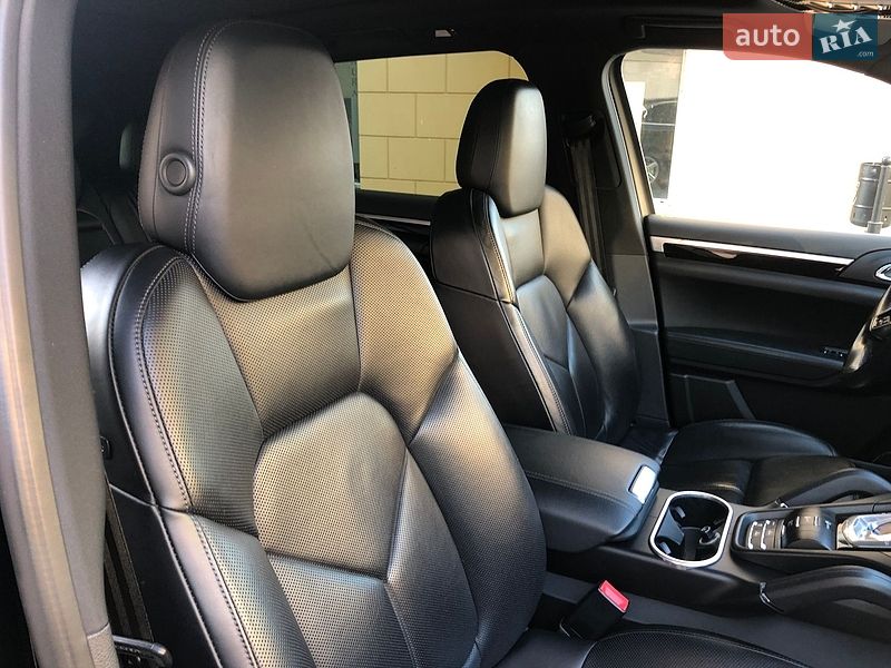 Внедорожник / Кроссовер Porsche Cayenne 2015 в Одессе